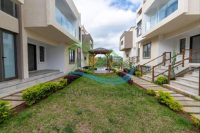 3 BR Crystal Creek Apt with Pool